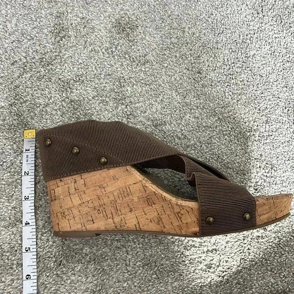 Curfew Size 9 Brown, Tan Open Toe Cross Strap Wedges Heels - Picture 10 of 11